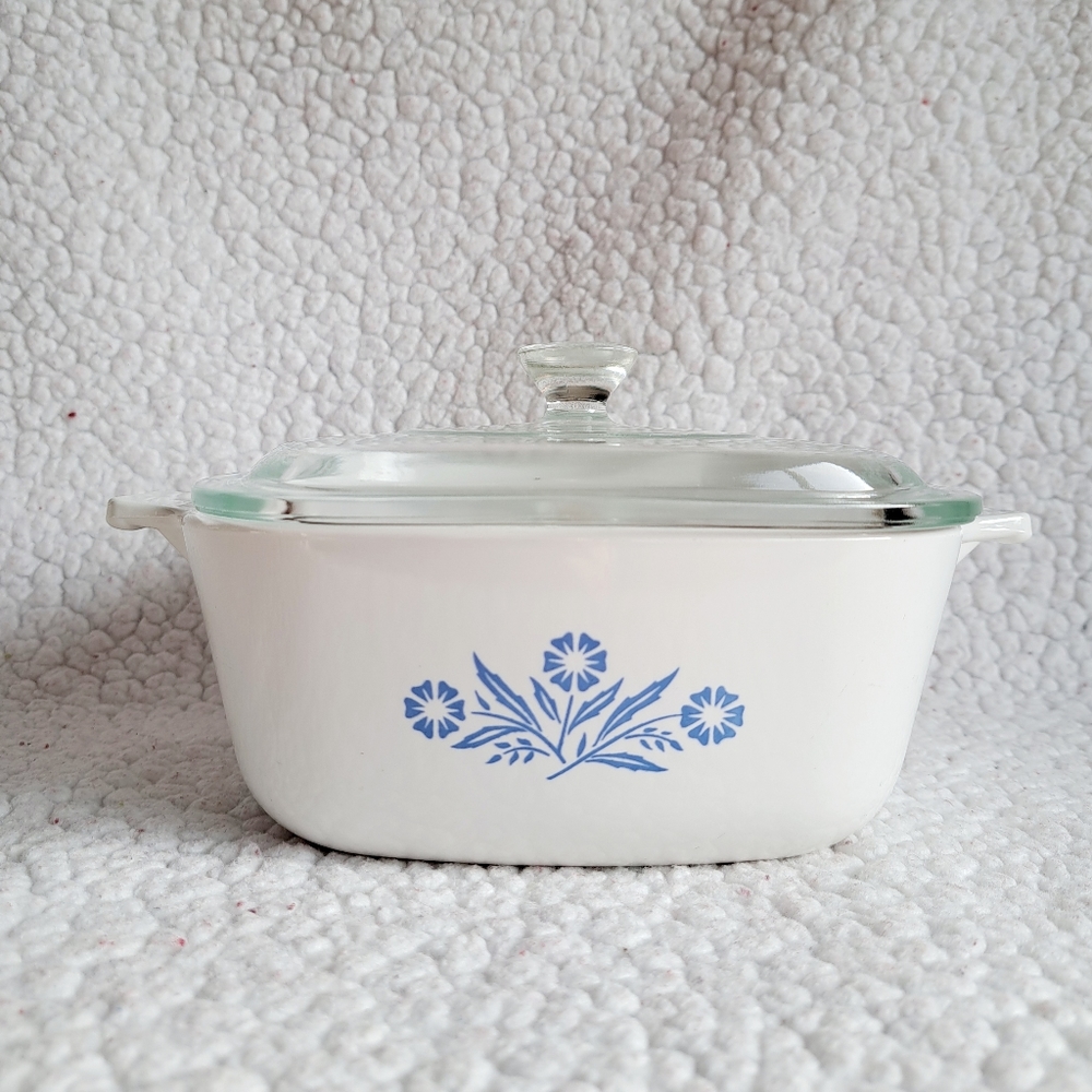 Corningware 1 1/2 Quart Blue Cornflower Baking Dish